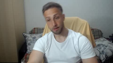 Snapshot of blondeagle chatting on May 31, 6:42 pm Mr Blond online show from May 31, 6:42 pm