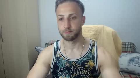 Snapshot of blondeagle chatting on June 6, 10:14 pm Mr Blond online show from June 6, 10:14 pm