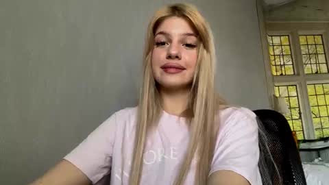 Evelina online show from November 15, 8:33 am
