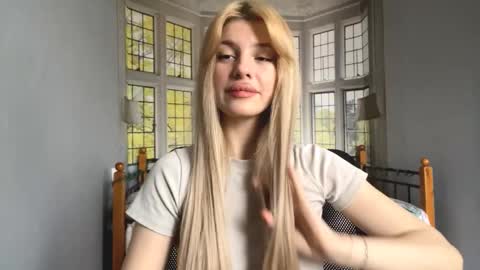 Evelina online show from November 16, 7:25 am