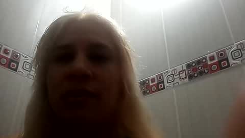 Snapshot of blondie_seex chatting on November 20, 2:45 am Blondie online show from November 20, 2:45 am