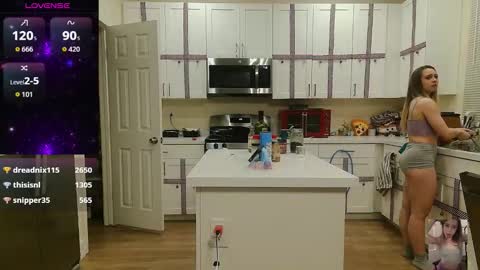 Bubbles online show from December 4, 1:20 pm