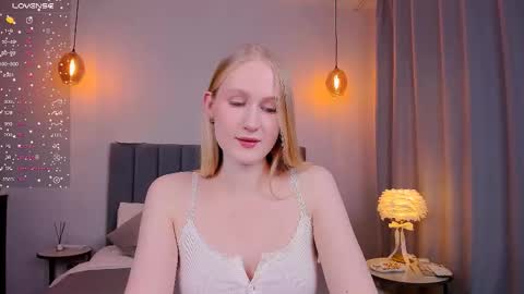 Mia online show from February 9, 4:40 pm