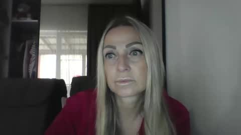 Snapshot of blondkitti chatting on September 23, 9:01 am Iren online show from September 23, 9:01 am