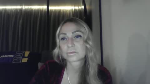 Snapshot of blondkitti chatting on October 2, 8:27 pm Iren online show from October 2, 8:27 pm