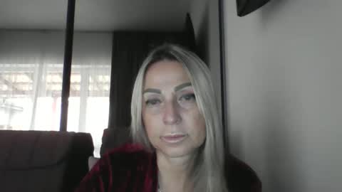 Snapshot of blondkitti chatting on October 4, 8:34 am Iren online show from October 4, 8:34 am