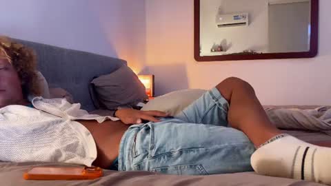Blond and curly online show from July 16, 10:49 pm