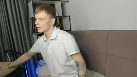Snapshot of blondvibe chatting on April 21, 10:01 pm Alik online show from April 21, 10:01 pm