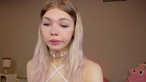 blondy_fina online show from April 5, 4:31 am