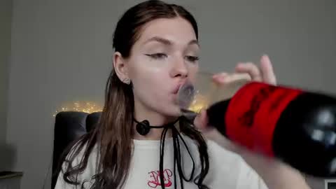 Snapshot of blondy_fina chatting on July 7, 4:37 am blondy_fina online show from July 7, 4:37 am