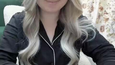 Snapshot of blondymargaret chatting on February 23, 4:24 pm blondymargaret online show from February 23, 4:24 pm