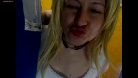 Snapshot of blontsex chatting on December 21, 9:36 pm Blontsex online show from December 21, 9:36 pm