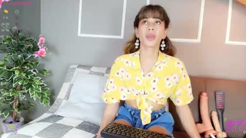 Snapshot of bloom_apple chatting on July 20, 6:43 pm Mara online show from July 20, 6:43 pm