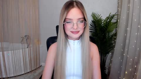 Sophia online show from January 22, 7:45 pm