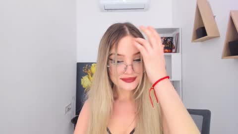 Sophia online show from January 26, 1:52 am