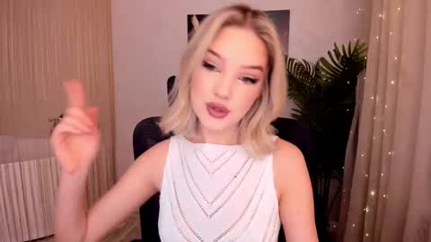 Sophia online show from February 26, 7:49 pm