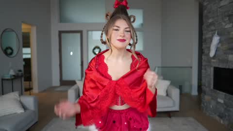 Snapshot of bloomyogi chatting on December 20, 10:43 pm Emma Bloom online show from December 20, 10:43 pm