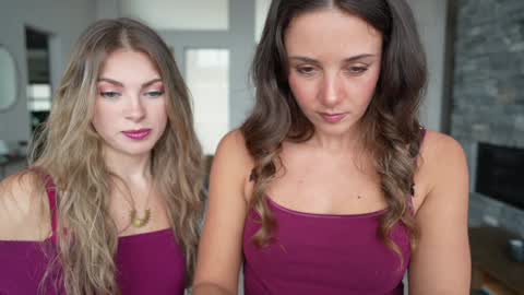 Snapshot of bloomyogi chatting on January 3, 8:01 pm Emma Bloom online show from January 3, 8:01 pm