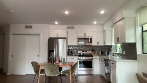 Snapshot of bloomyogi chatting on October 14, 6:20 pm Emma Bloom online show from October 14, 6:20 pm