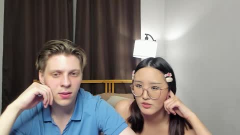 Sasha and Maria online show from March 22, 7:39 pm