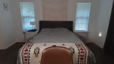 Sarah Zee online show from November 25, 5:35 pm