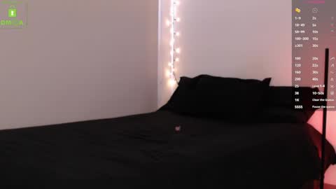 Snapshot of blue_nebula chatting on September 14, 5:12 pm Blue online show from September 14, 5:12 pm