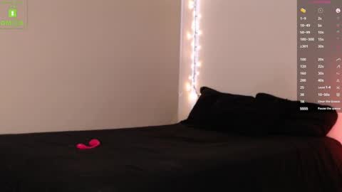 Snapshot of blue_nebula chatting on September 15, 12:38 pm Blue online show from September 15, 12:38 pm