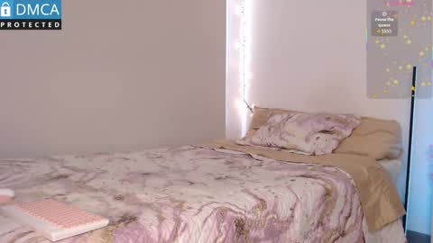 Snapshot of blue_nebula chatting on December 3, 1:31 pm Blue online show from December 3, 1:31 pm