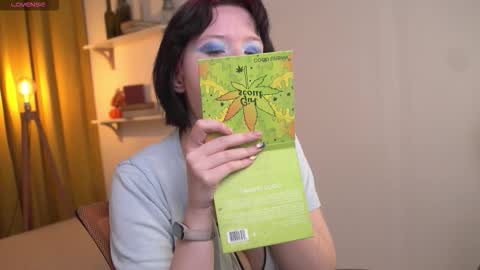 Snapshot of bluebeell chatting on November 27, 9:28 pm bluebeell online show from November 27, 9:28 pm