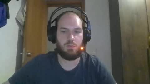 Snapshot of bluec2c chatting on February 28, 10:06 pm Blue online show from February 28, 10:06 pm