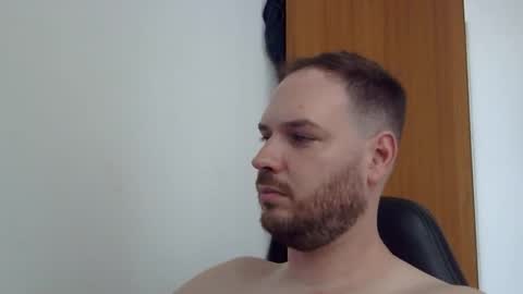 Snapshot of bluec2c chatting on October 15, 6:19 pm Blue online show from October 15, 6:19 pm