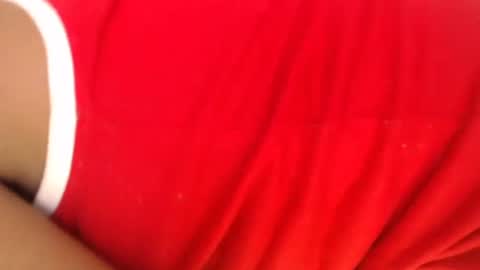 Snapshot of bluedi622952 chatting on November 3, 11:33 am Tee online show from November 3, 11:33 am