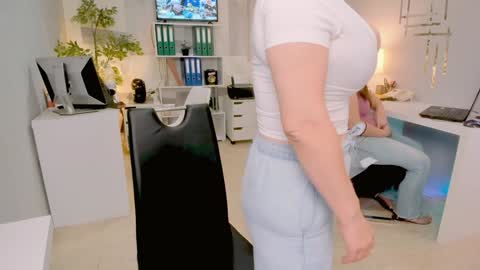 bluediamondsdreams online show from September 25, 2:32 pm