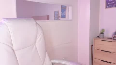 Snapshot of bluee_hazell chatting on July 22, 2:20 pm online show from July 22, 2:20 pm