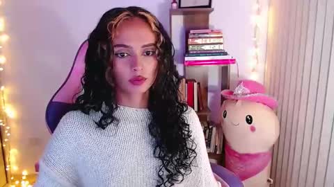 Snapshot of bluee_v chatting on September 18, 12:45 am Im Abril .. Nice to meet you thumb up me please its important INDEPENDENT MODEL online show from September 18, 12:45 am