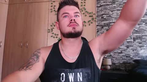 blueeyeboy0 online show from October 9, 7:17 am