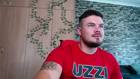 blueeyeboy0 online show from December 1, 7:46 am