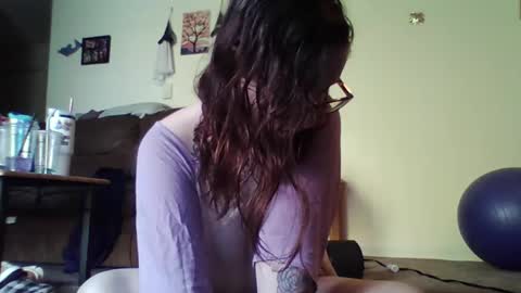 Blueeyedbeauty online show from April 27, 11:58 pm