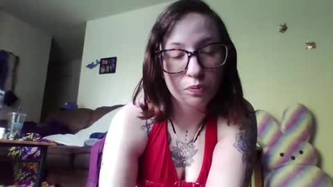 Snapshot of blueeyedbeauty1995 chatting on June 1, 7:26 pm Blueeyedbeauty online show from June 1, 7:26 pm