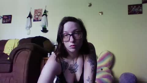 Snapshot of blueeyedbeauty1995 chatting on June 14, 8:33 pm Blueeyedbeauty online show from June 14, 8:33 pm