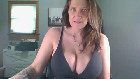 BlueEyedDDVixen online show from April 28, 1:16 pm