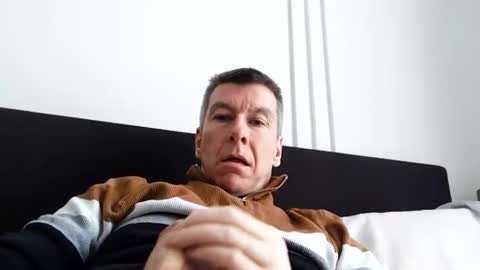 Snapshot of blueeyesteele chatting on April 13, 11:37 am blueeyesteele online show from April 13, 11:37 am