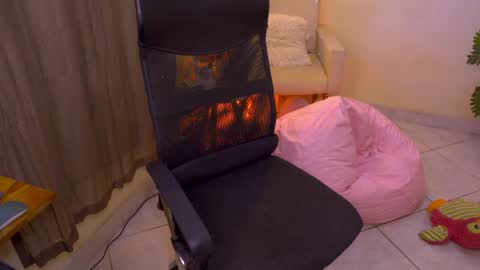FLORAA online show from May 6, 3:28 pm