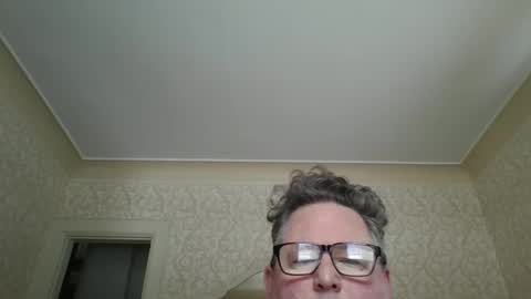 Snapshot of bluemoose70 chatting on December 3, 3:22 pm bluemoose70 online show from December 3, 3:22 pm