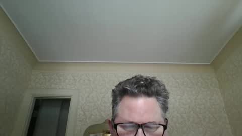 Snapshot of bluemoose70 chatting on January 6, 6:20 pm bluemoose70 online show from January 6, 6:20 pm