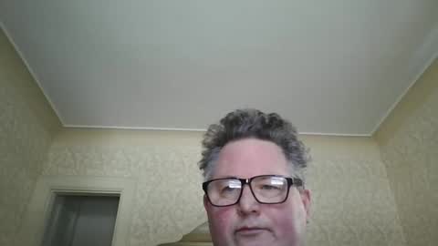 Snapshot of bluemoose70 chatting on February 5, 5:09 pm bluemoose70 online show from February 5, 5:09 pm