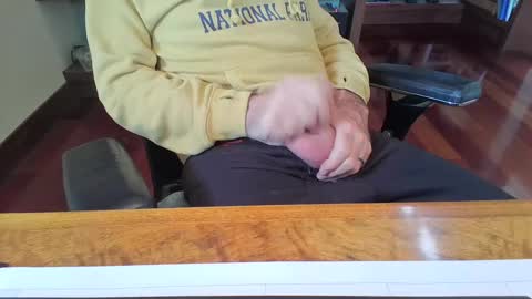 Snapshot of bluespycy chatting on December 28, 6:50 pm bluespycy online show from December 28, 6:50 pm