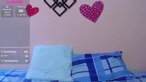 Violette 3 online show from March 8, 7:20 pm