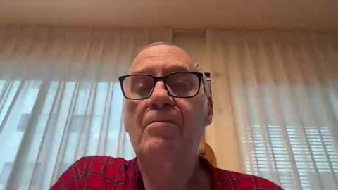 Snapshot of blueyedudeseattle chatting on September 18, 2:30 pm Blueyedudeseattle online show from September 18, 2:30 pm