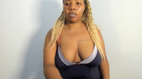 Snapshot of blueyivy chatting on April 13, 9:15 am Babygirl online show from April 13, 9:15 am